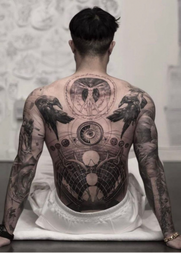 Geometric Tattoos at Monolith Studio: Artistry and Precision Combined